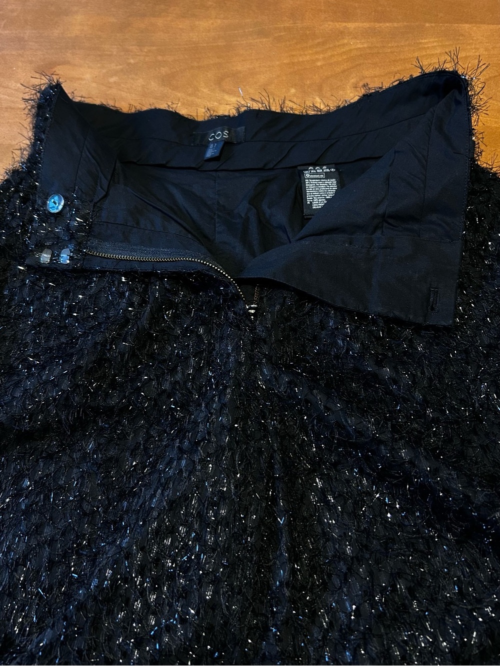 New COS Tailored Feathered Long Shorts - Picture 10 of 12